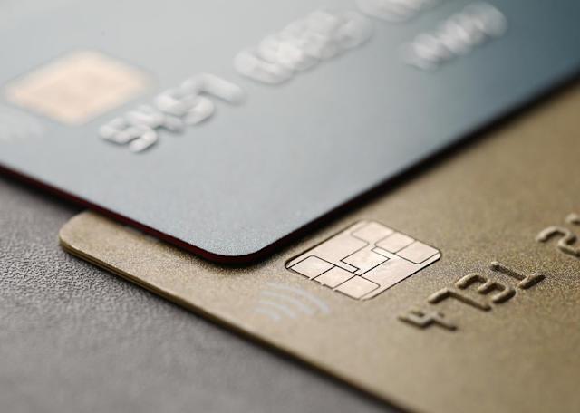 How to Use Credit Cards Wisely to Build Credit and Improve Finances in 2025 - consultantlm.com