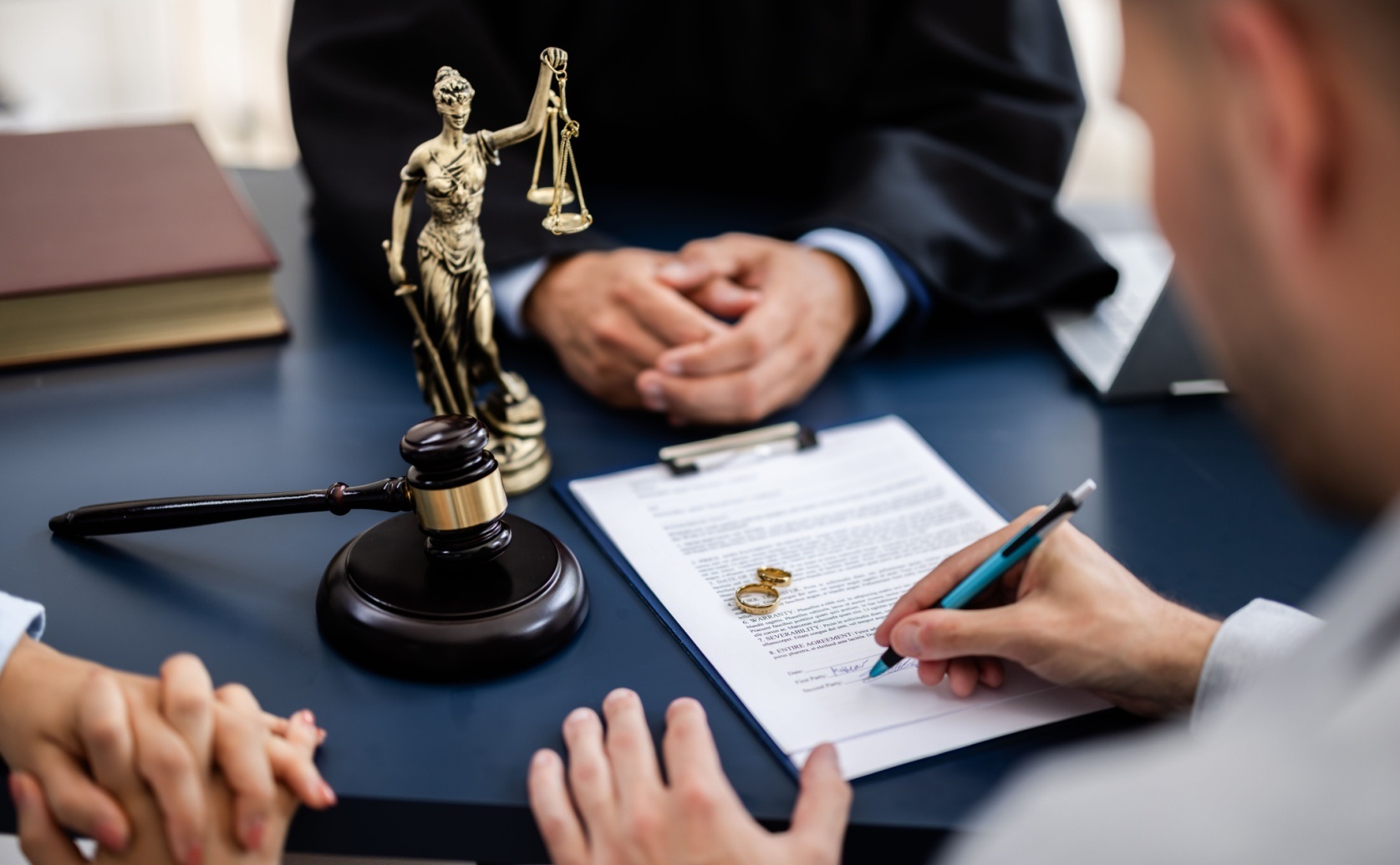 Divorce and Custody Help 2025 Expert Family Law Attorney Protecting Your Rights and Children - consultantlm.com