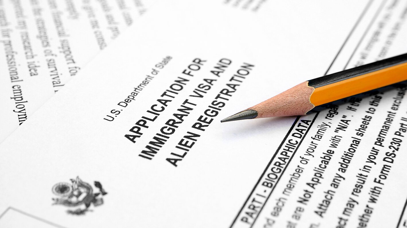 Як іммігрантам легально відкрити LLC або корпорацію у 2025 та покращити свій імміграційний статус - consultantlm.com